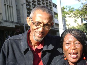 Zena e Edmundo nas imediações da Rádio Moçambique e do Jardim Tunduru